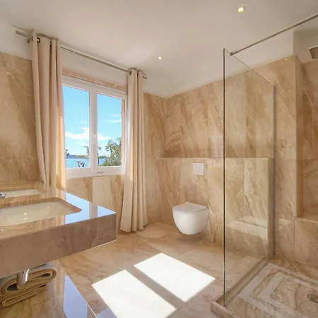 Frgk Moure Rouge Palm Cannes